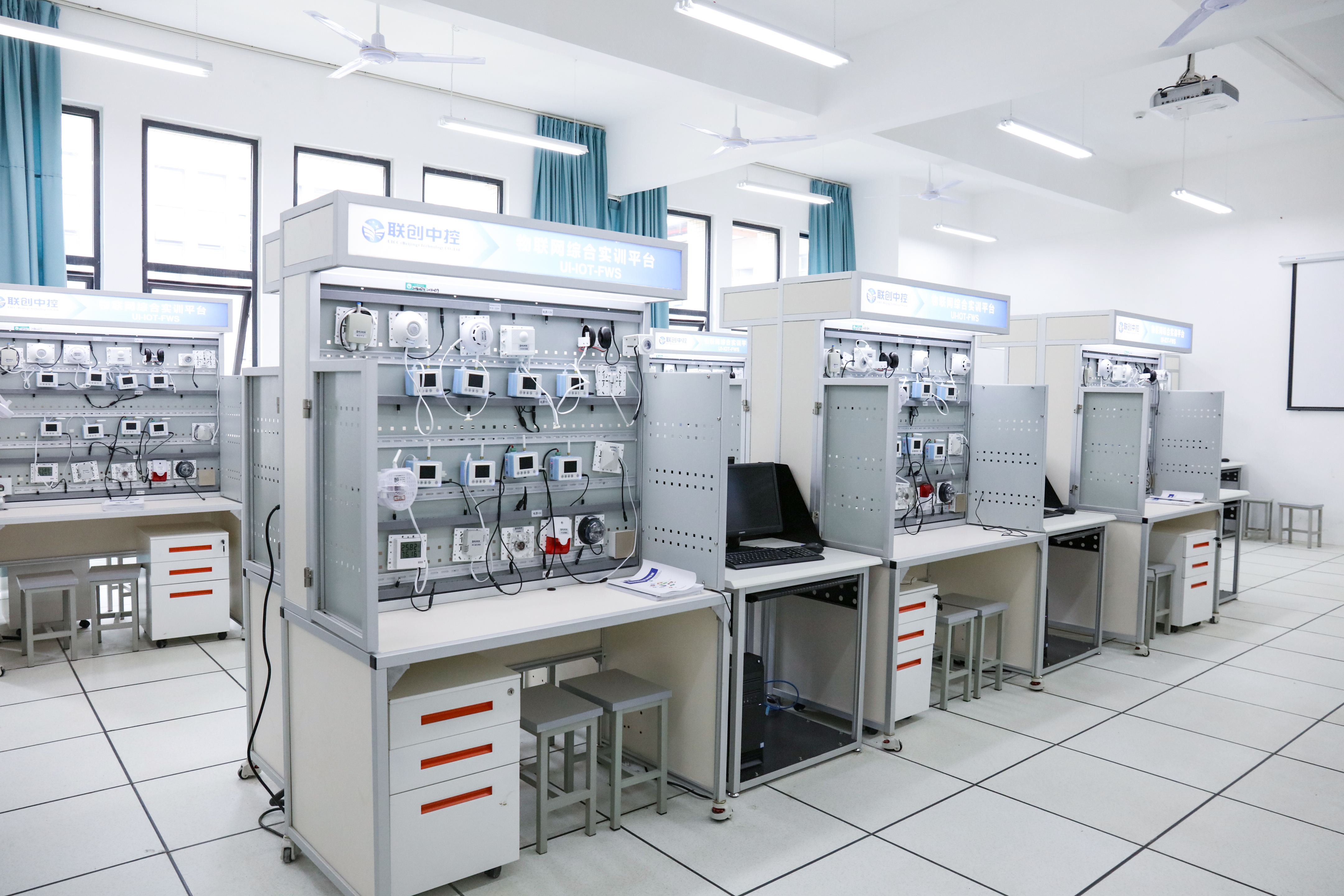 潔凈室技術(shù)在大學電子工程專業(yè)的實驗室應(yīng)用  CEIDI西遞